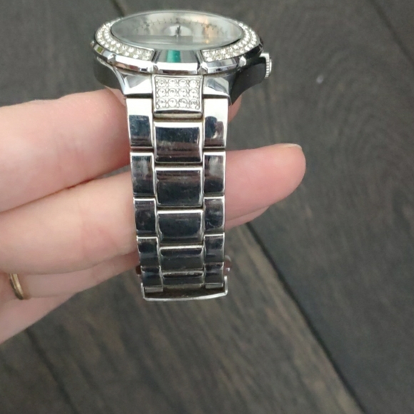 Guess Watche - Picture 2 of 4